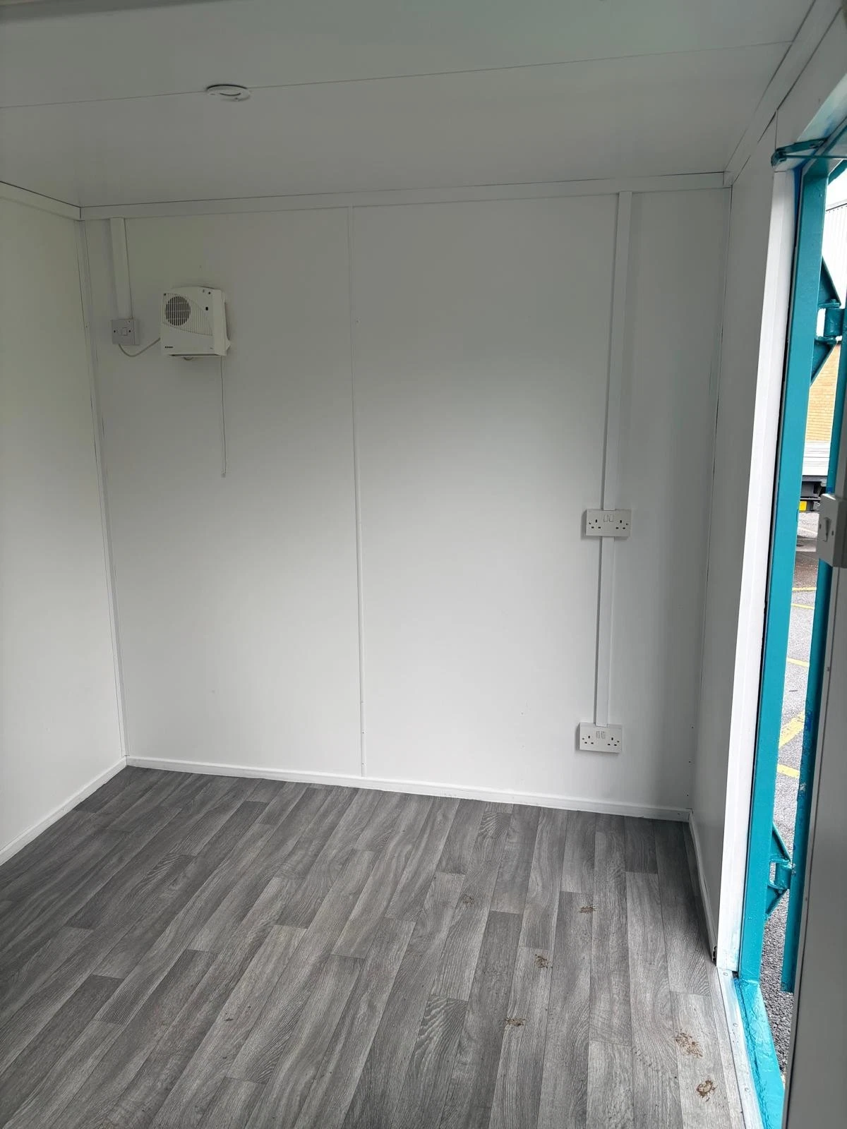 10FT X 8FT OPEN OFFICE - Image 6