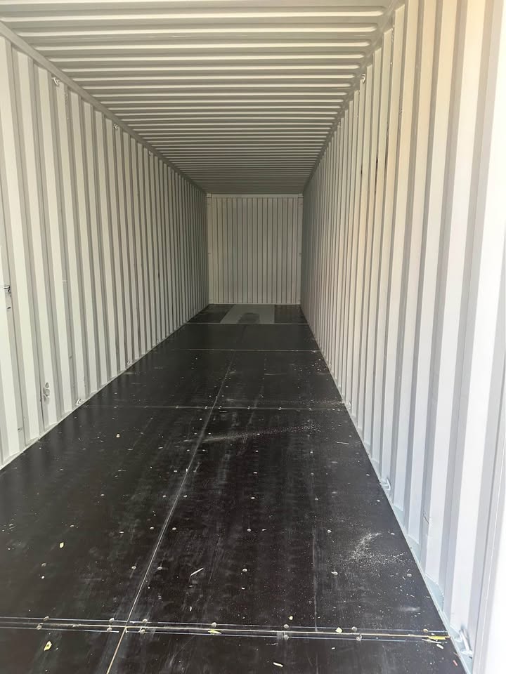 40ft One Trip High Cube Shipping Container – Double Doors, Lockbox, & Easy-Open Handles! - Image 4