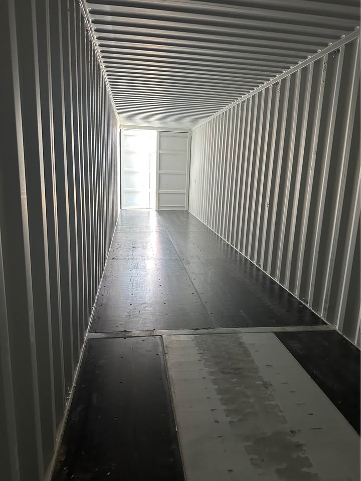 40ft One Trip High Cube Shipping Container – Double Doors, Lockbox, & Easy-Open Handles! - Image 3